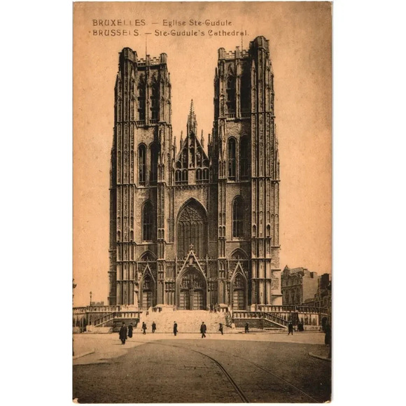 Brussels. Ste-Gudule's Cathedral Postcard - Picture 1 of 2